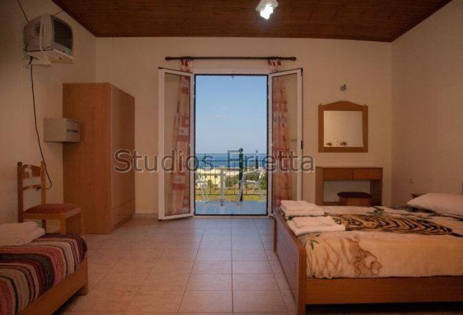 Erietta Studios Svoronata Pokoj fotografie